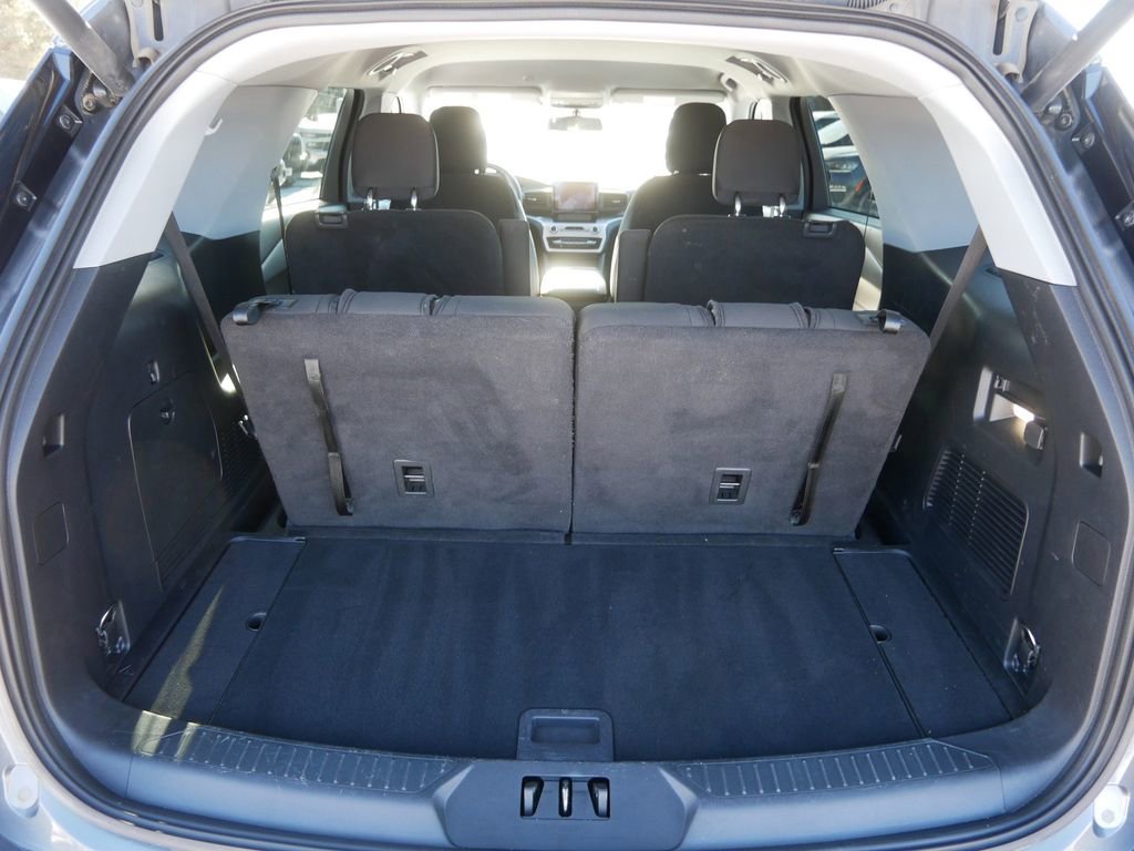 Certified 2022 Ford Explorer XLT w/ Class IV Trailer Tow Package image 8