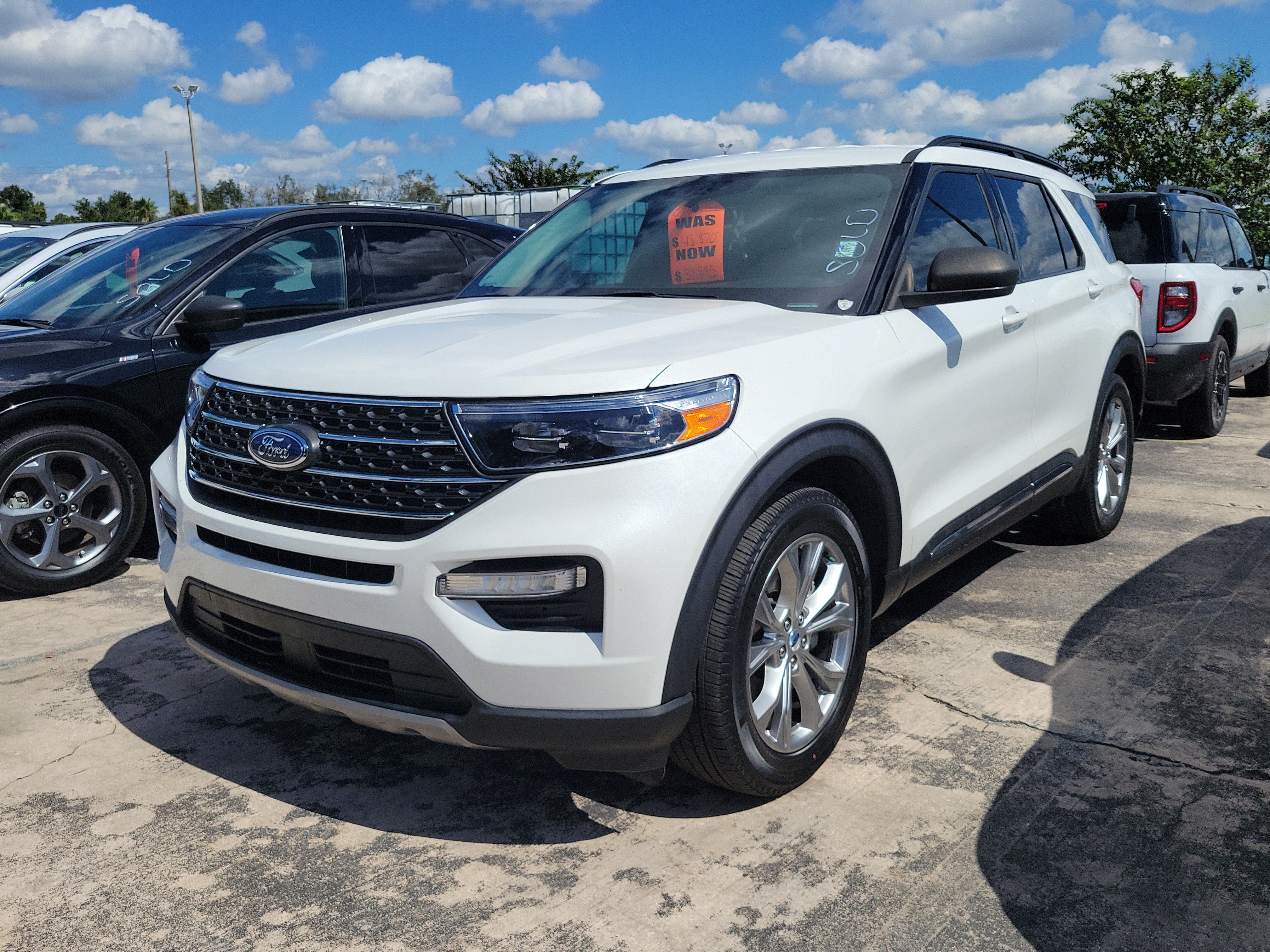 Certified 2024 Ford Explorer XLT w/ Equipment Group 202A RWD image 3