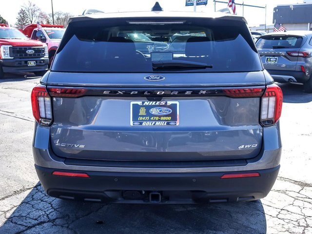 Certified 2025 Ford Explorer Active AWD/4WD image 8