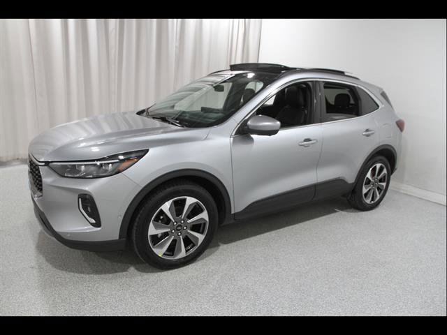 Certified 2023 Ford Escape Platinum w/ Premium Technology Package AWD/4WD image 3