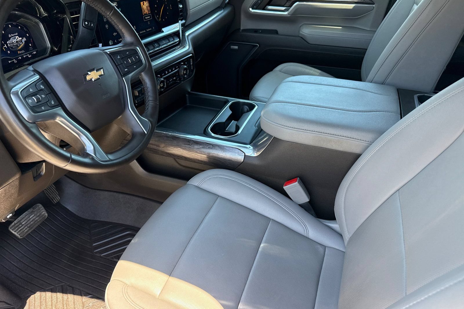 Used 2024 Chevrolet Silverado 2500 LTZ w/ LTZ Premium Package AWD/4WD image 12