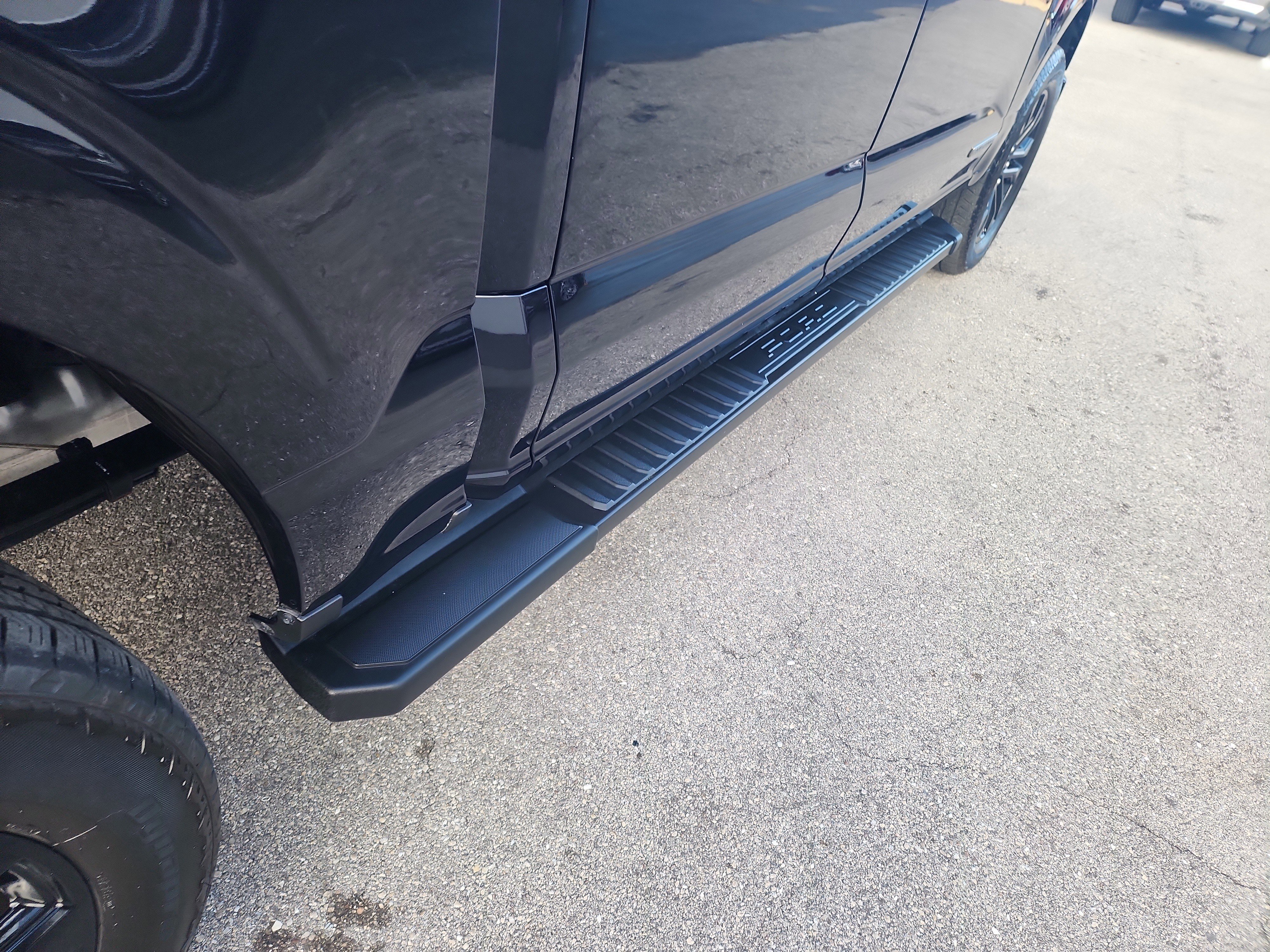 Certified 2024 Ford F150 Lariat w/ Equipment Group 502A High image 19