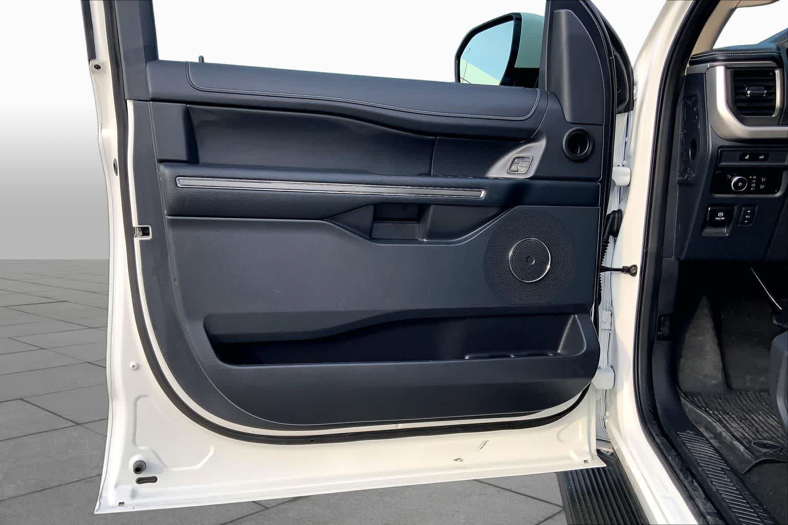 Certified 2024 Ford Expedition XLT RWD image 22