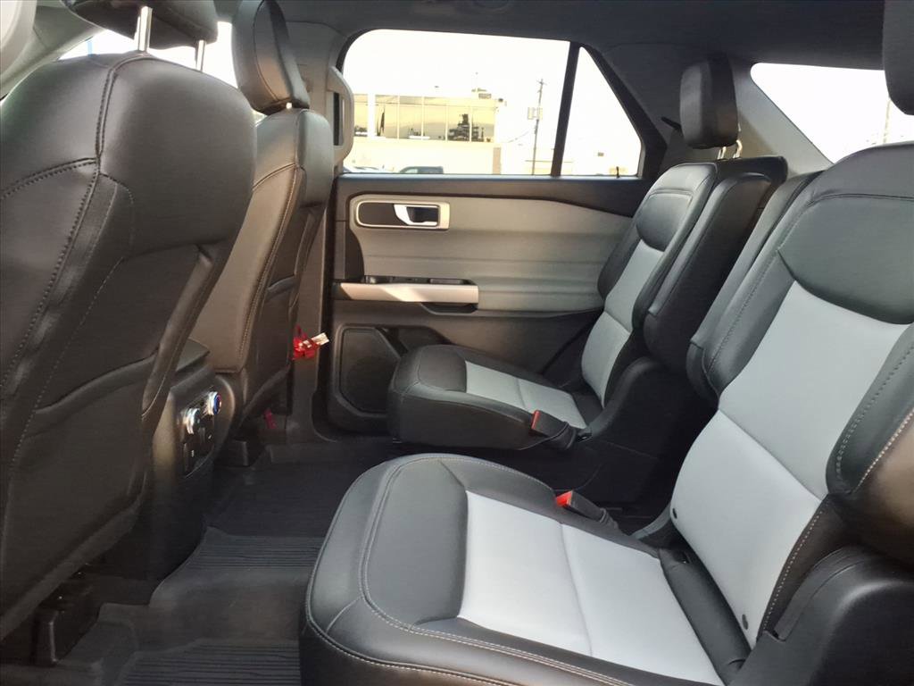 Certified 2022 Ford Explorer XLT w/ Equipment Group 202A image 12
