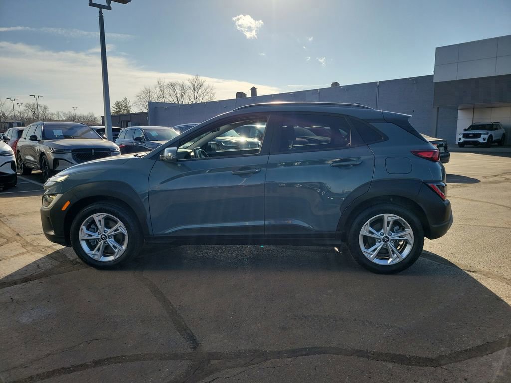 Used 2022 Hyundai Kona SEL w/ Convenience Package image 2
