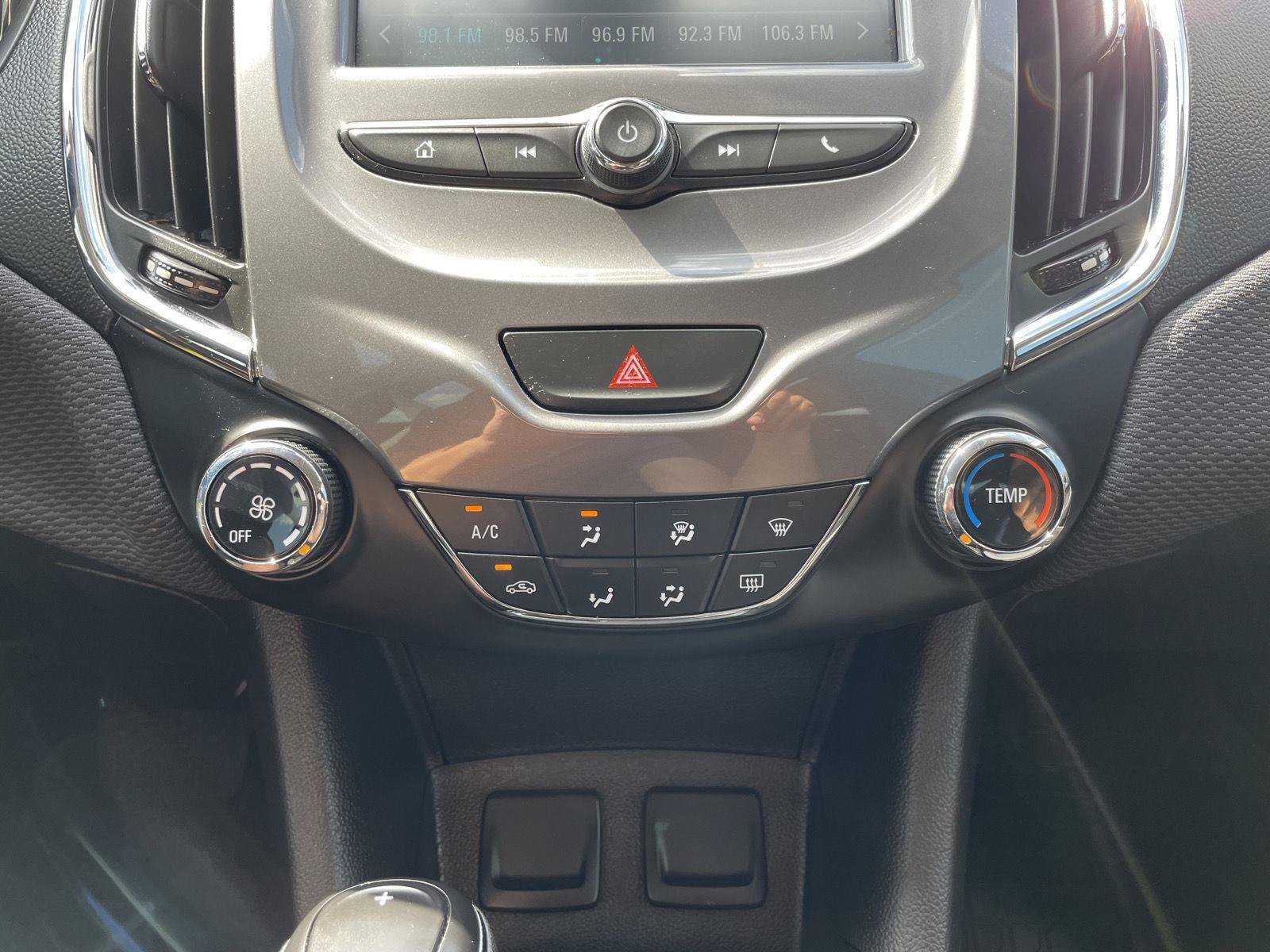 Used 2017 Chevrolet Cruze LT FWD image 25