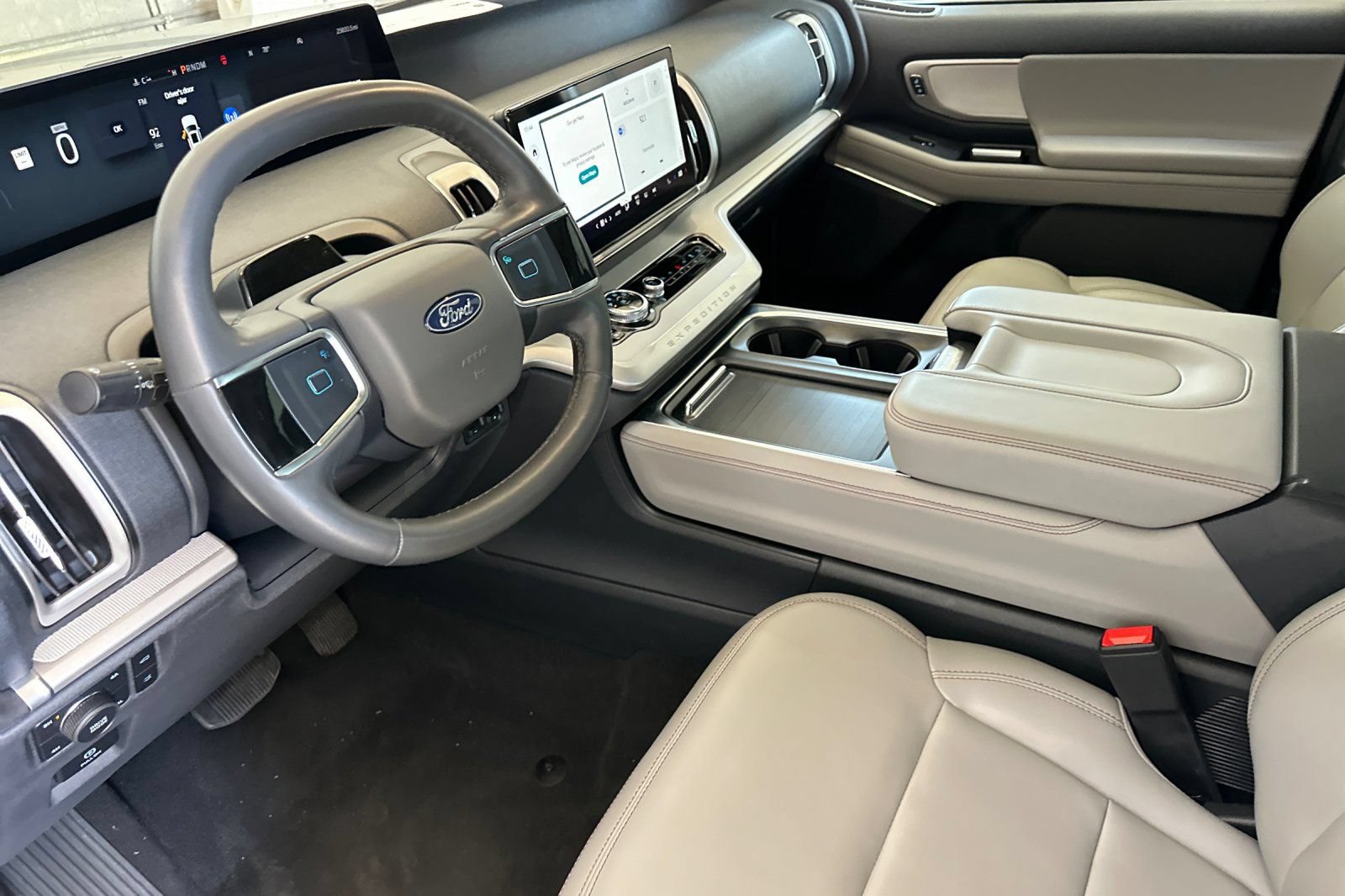 Certified 2025 Ford Expedition Active AWD/4WD image 9