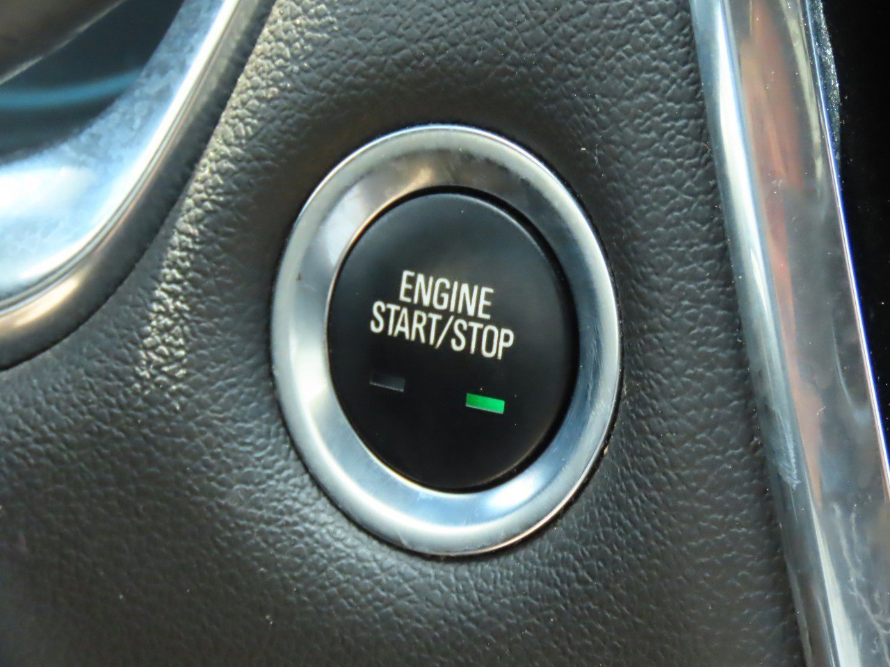 Used 2023 Chevrolet Traverse LT image 28