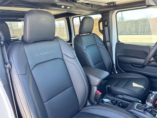 Used 2024 Jeep Wrangler Sahara w/ Technology Group image 31