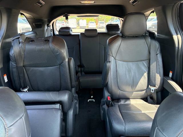Used 2025 Toyota Sienna Platinum AWD/4WD image 13
