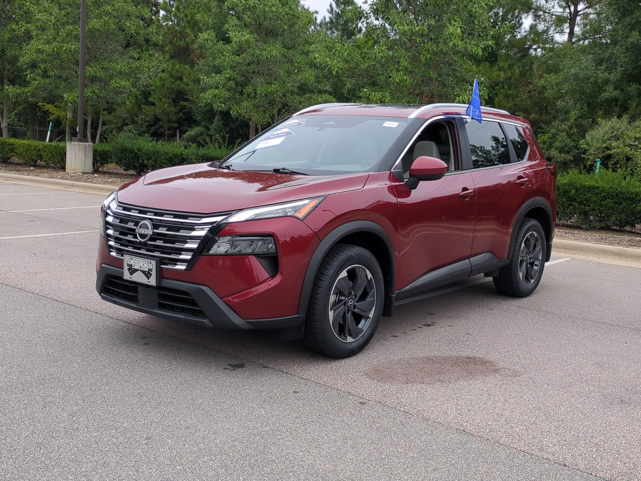 Used 2025 Nissan Rogue SV w/ SV Premium Package FWD image 8