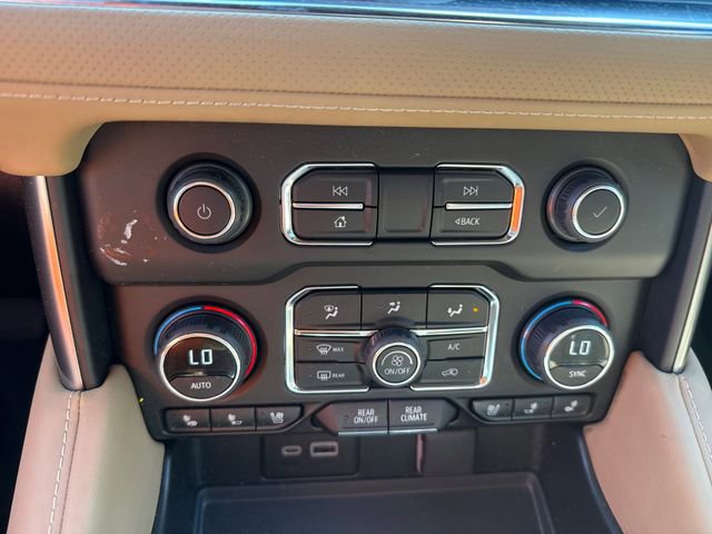 Used 2024 Chevrolet Suburban Premier image 24