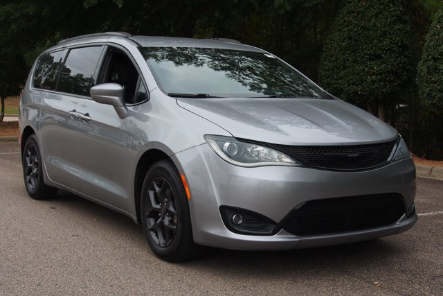 Used 2018 Chrysler Pacifica Touring-L w/ Premium Audio Group