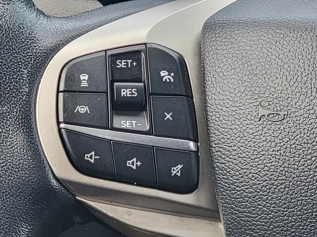 Certified 2022 Ford Explorer XLT w/ Equipment Group 202A AWD/4WD image 33