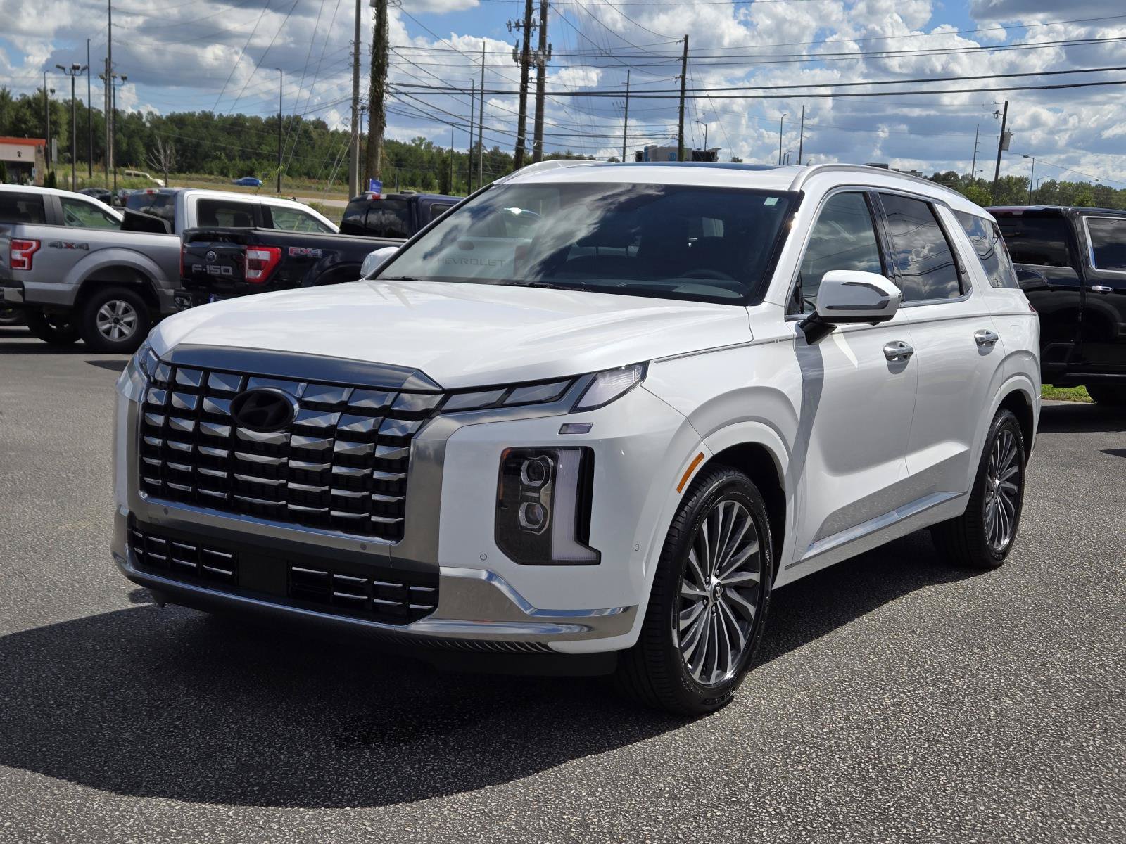 Used 2025 Hyundai Palisade Calligraphy FWD image 1