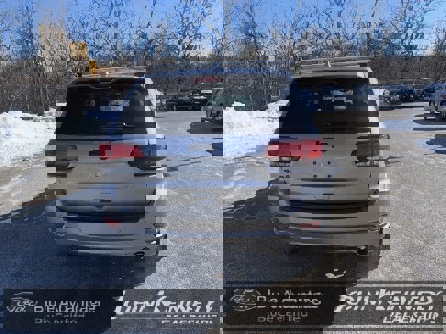 Used 2017 Jeep Grand Cherokee Altitude image 16