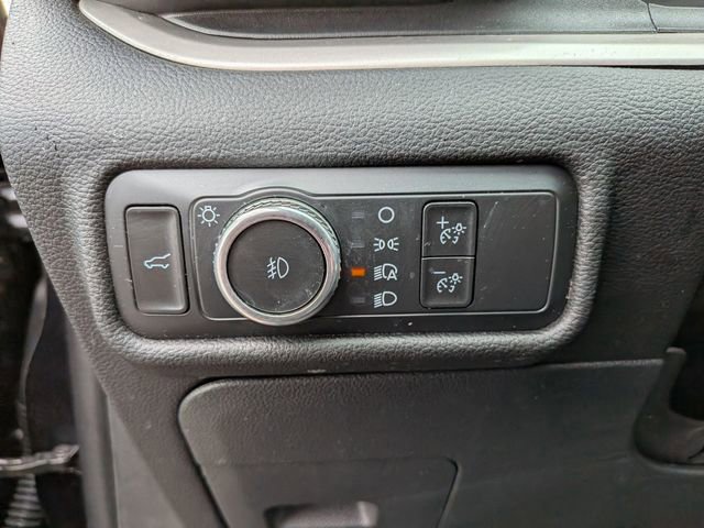 Certified 2022 Ford Explorer XLT w/ Equipment Group 202A image 14