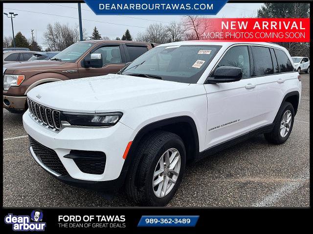 Used 2024 Jeep Grand Cherokee Laredo X w/ Luxury Tech Group I AWD/4WD image 1