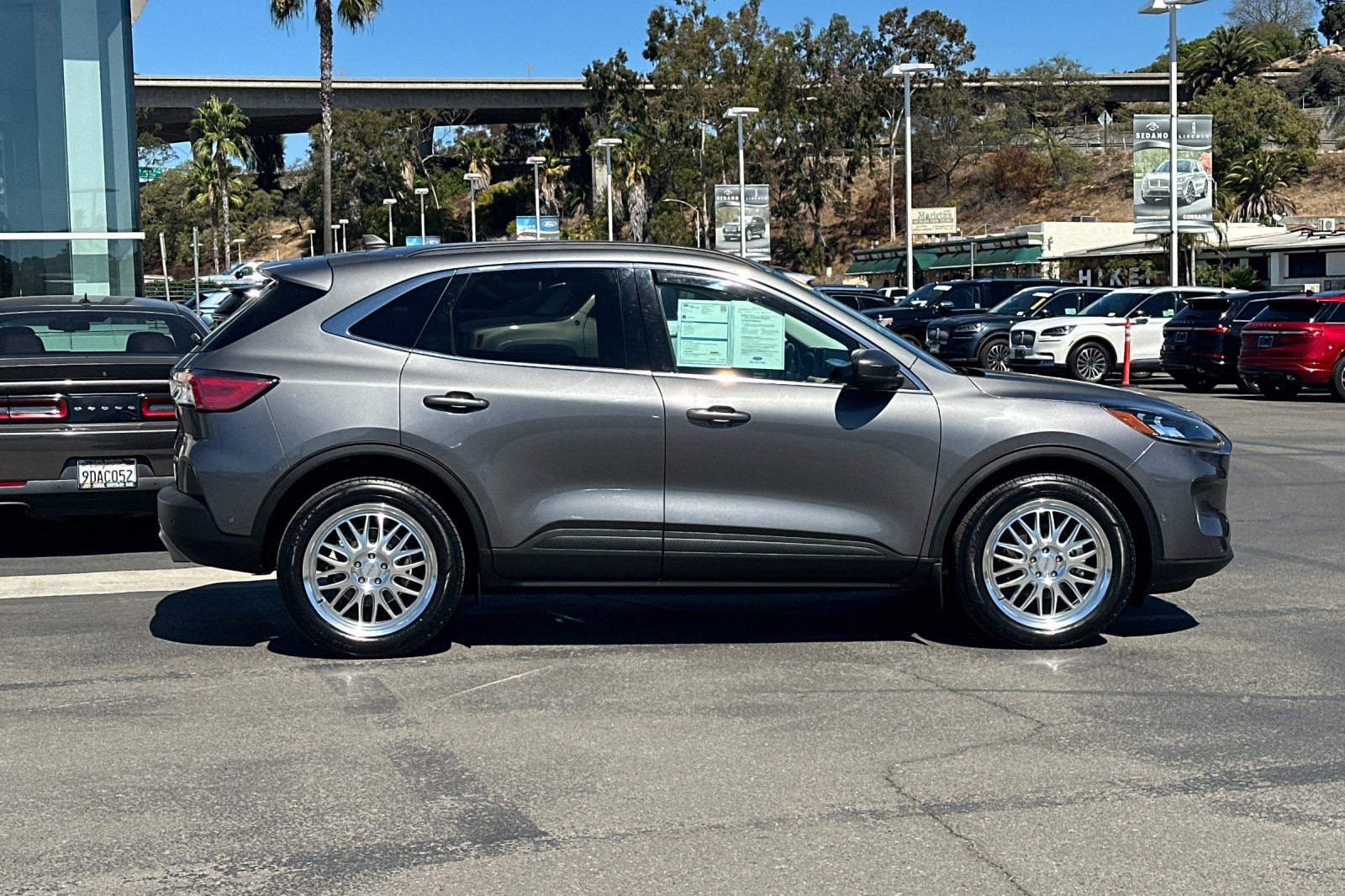 Certified 2022 Ford Escape Titanium w/ Titanium Elite Package AWD/4WD image 2