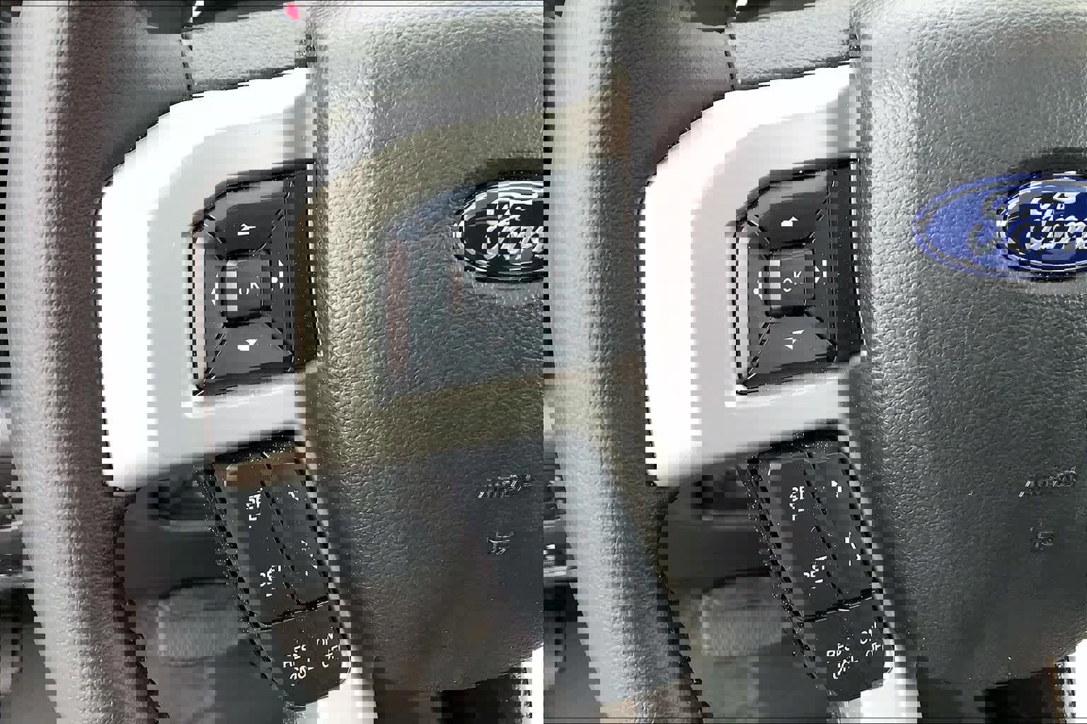 Certified 2022 Ford F350 Lariat w/ Black Appearance Package image 23