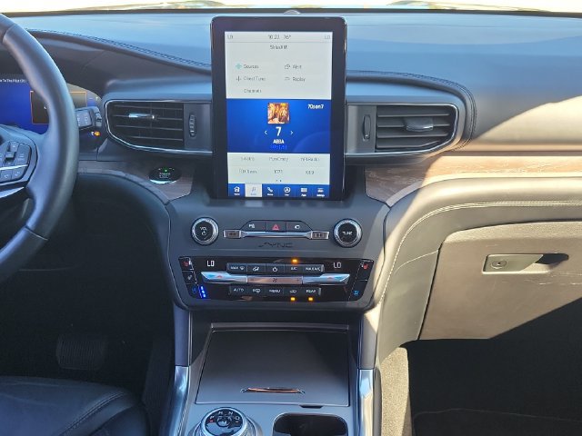 Certified 2020 Ford Explorer Platinum w/ Premium Technology Package AWD/4WD image 23