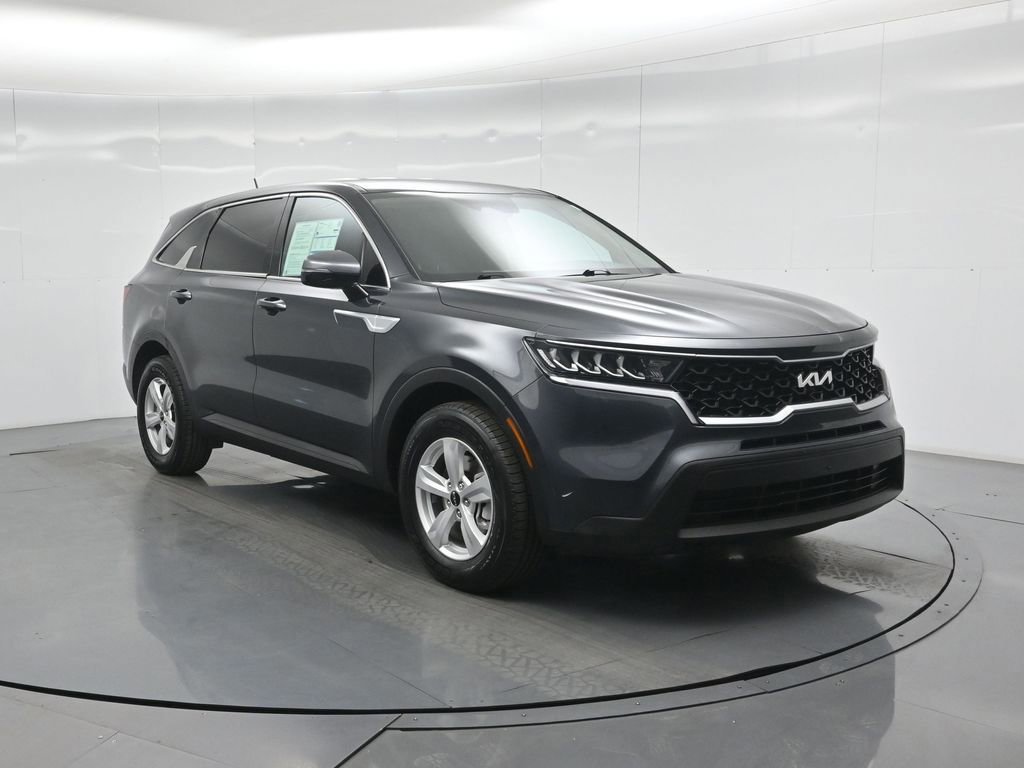 Used 2023 Kia Sorento LX image 7