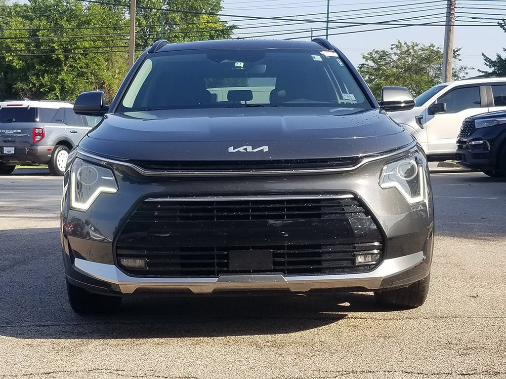 Used 2023 Kia Niro EX Touring FWD image 2