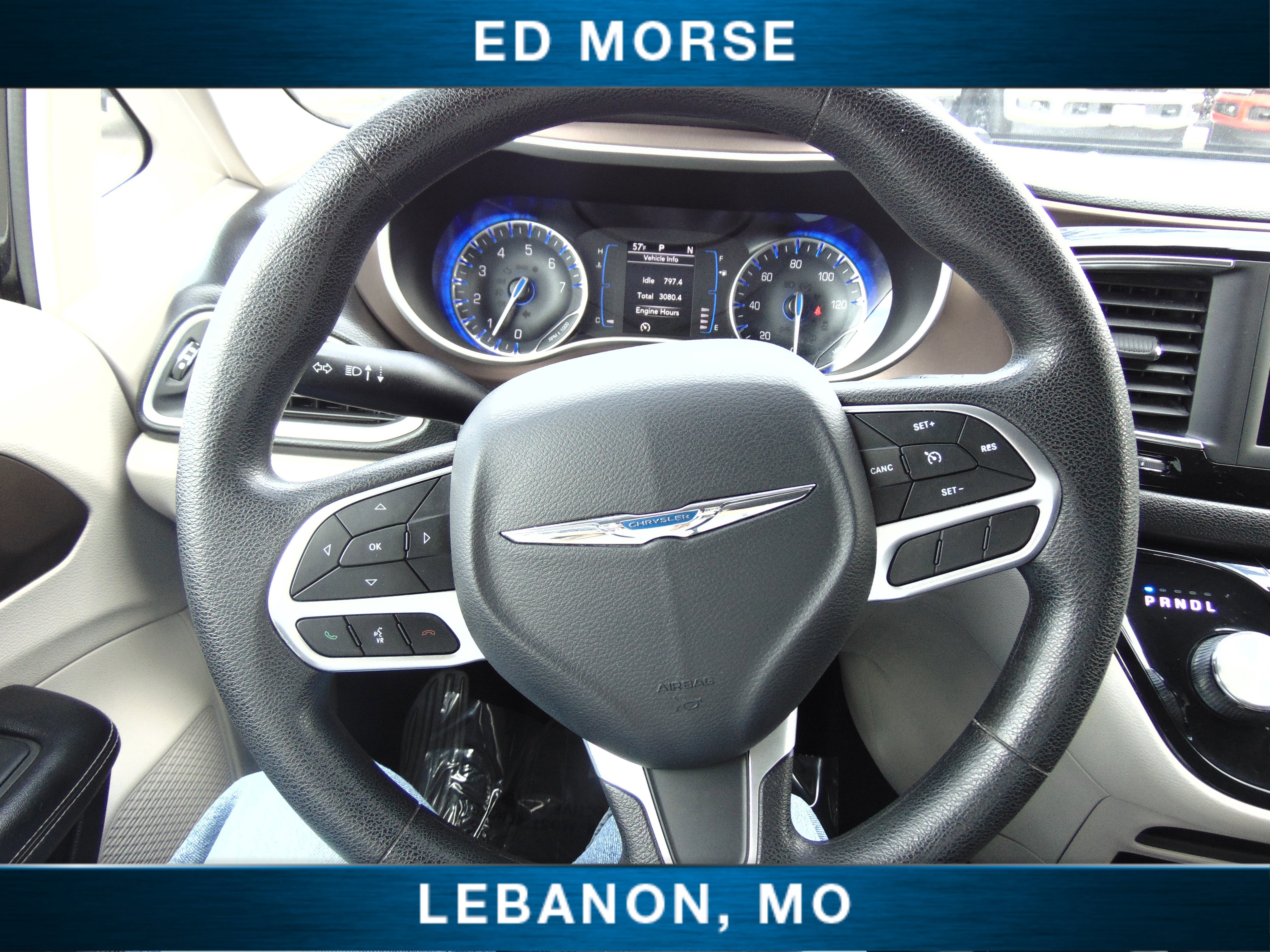 Used 2020 Chrysler Voyager LX image 22