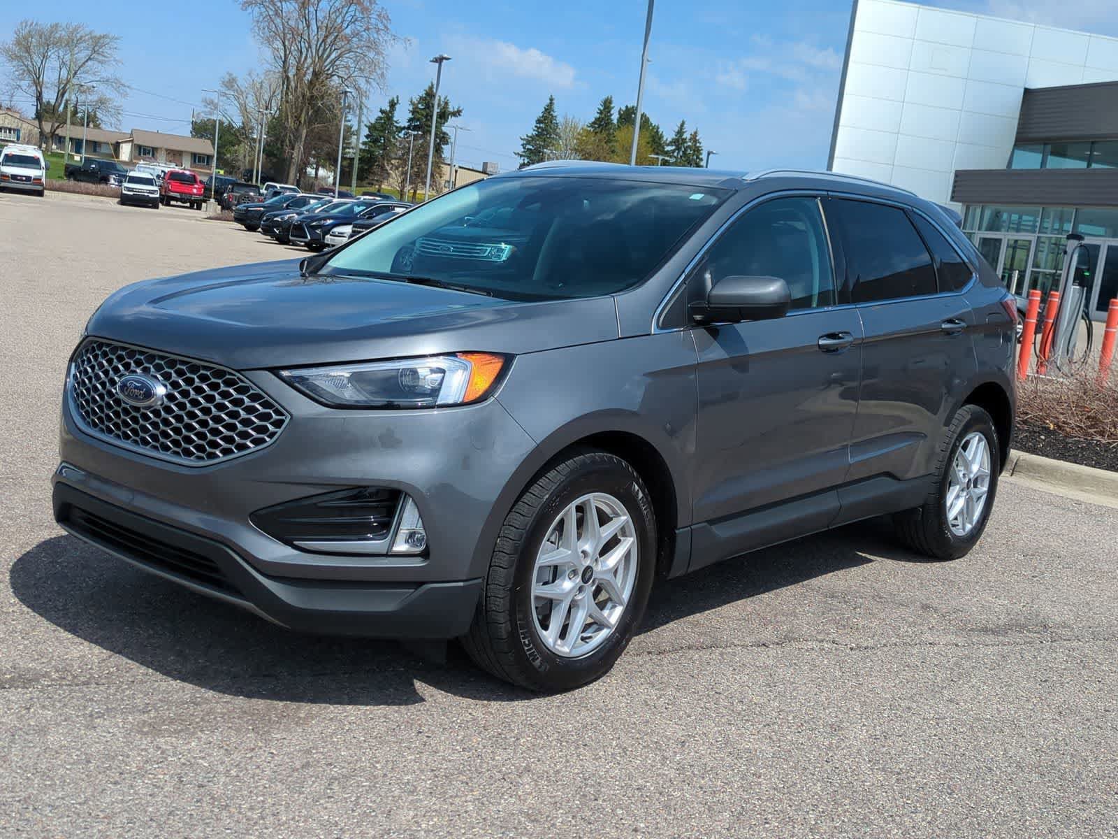 Certified 2024 Ford Edge SEL w/ Convenience Package AWD/4WD image 4