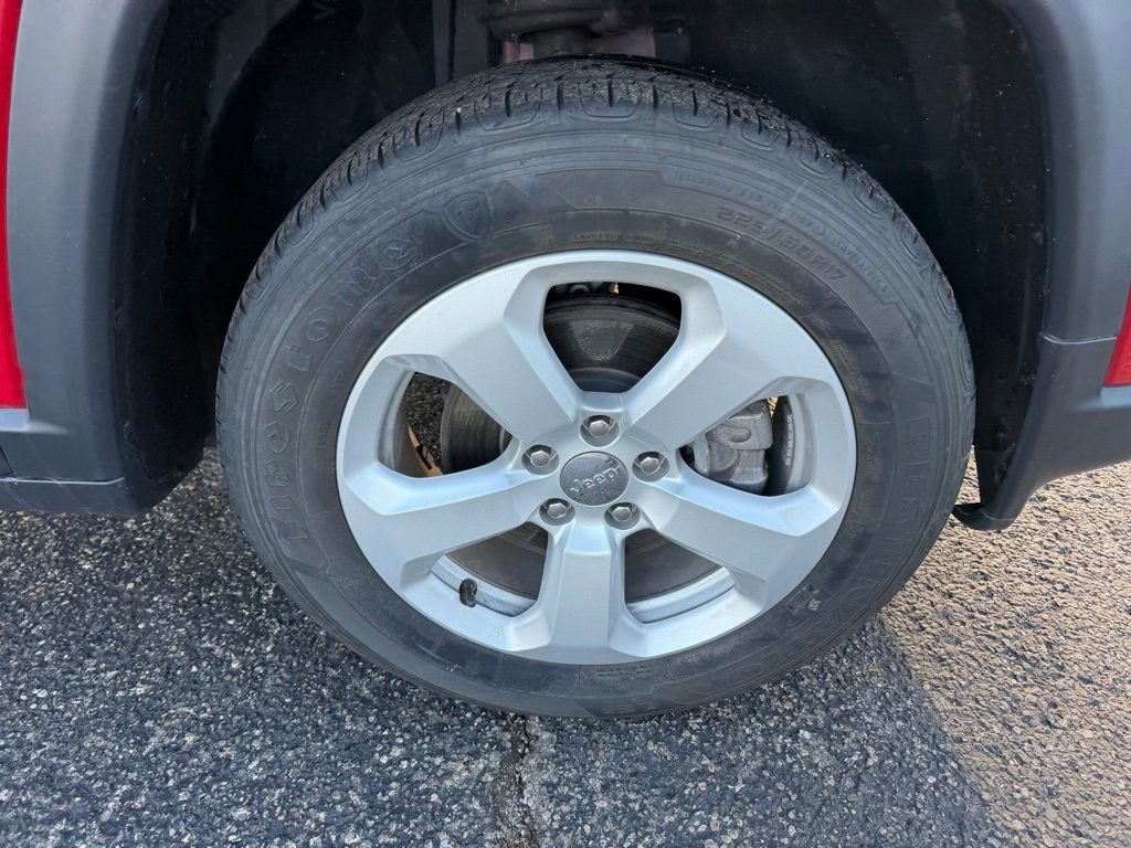 Used 2019 Jeep Compass Latitude w/ Cold Weather Group image 29