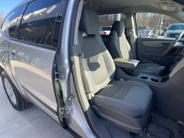 Used 2017 Chevrolet Traverse LS image 28