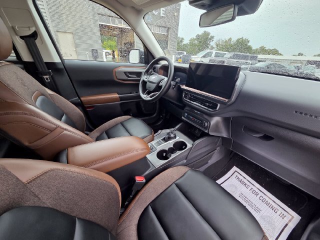 Certified 2025 Ford Bronco Sport Outer Banks w/ Outer Banks Tech Package+ AWD/4WD image 2