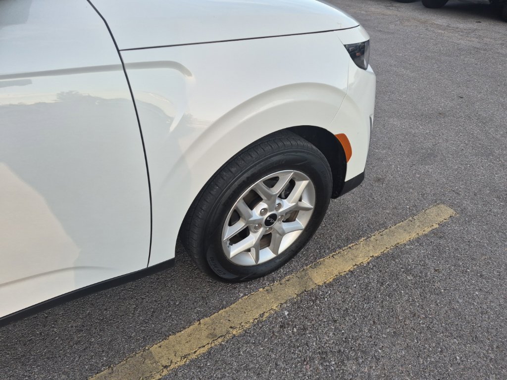 Used 2024 Kia Soul LX w/ LX Technology Package FWD image 23
