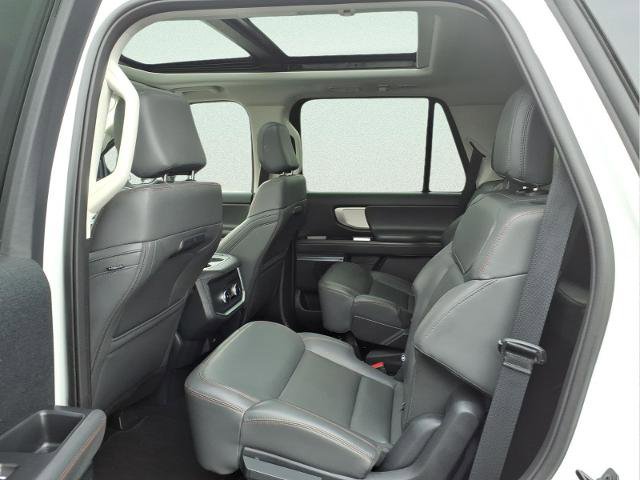 Certified 2025 Ford Expedition Active AWD/4WD image 10