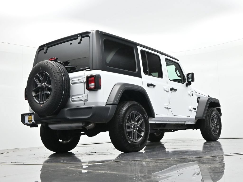 Used 2025 Jeep Wrangler Unlimited Sport AWD/4WD image 19
