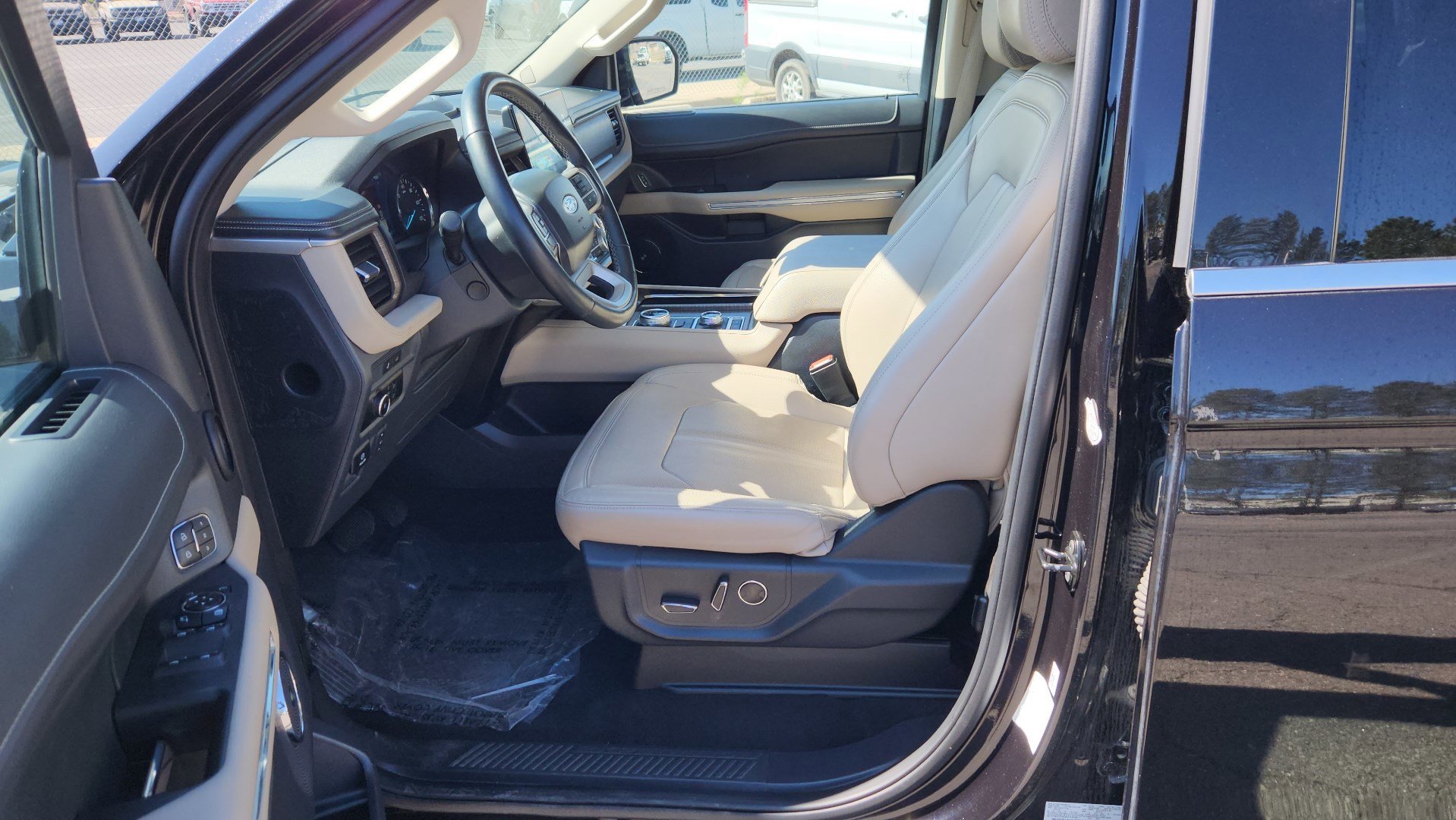 Certified 2024 Ford Expedition Limited image 24