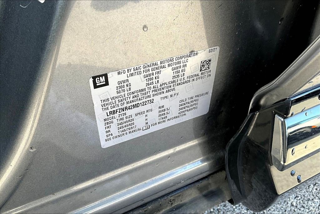 Used 2021 Buick Envision Essence w/ Technology Package I FWD image 32