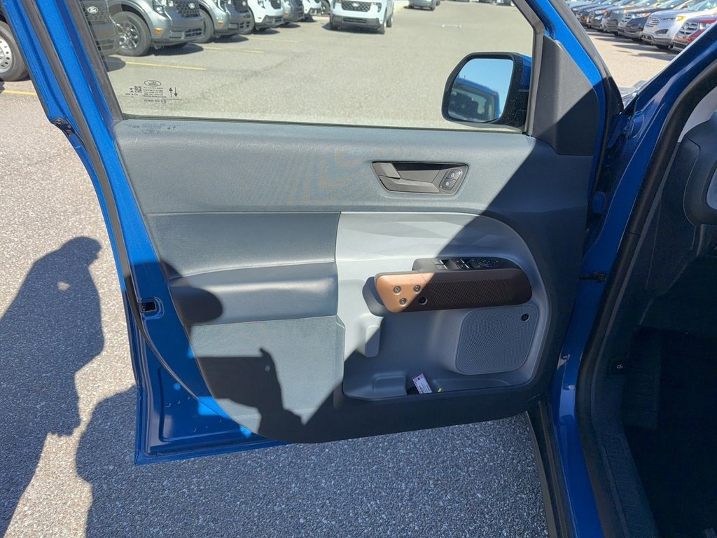 Certified 2022 Ford Maverick Lariat w/ Lariat Luxury Package image 8