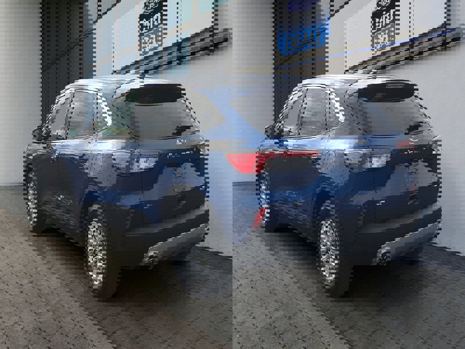 Certified 2022 Ford Escape SE w/ Cold Weather Package image 3