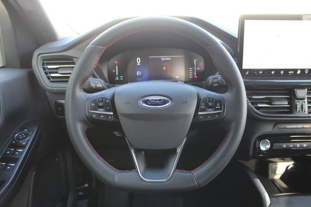 Certified 2024 Ford Escape ST-Line AWD/4WD image 6