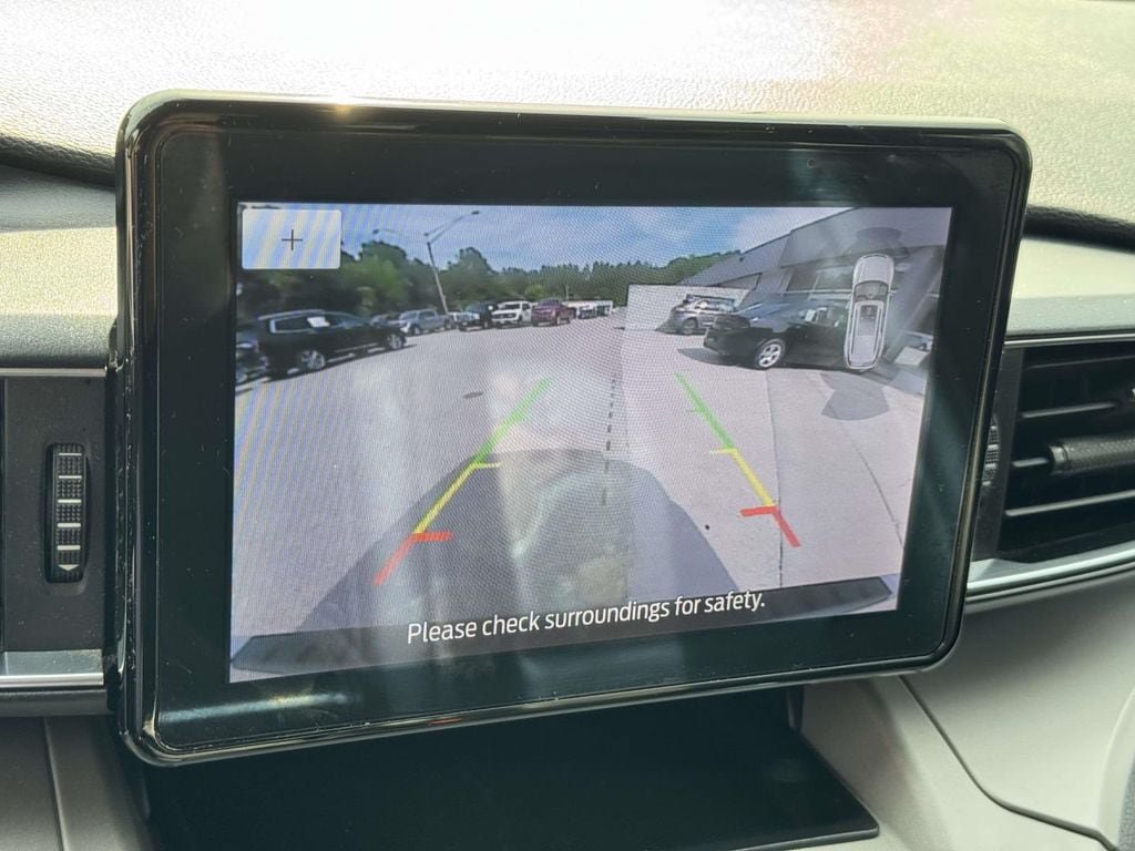 Certified 2023 Ford Explorer XLT w/ Equipment Group 202A RWD image 4