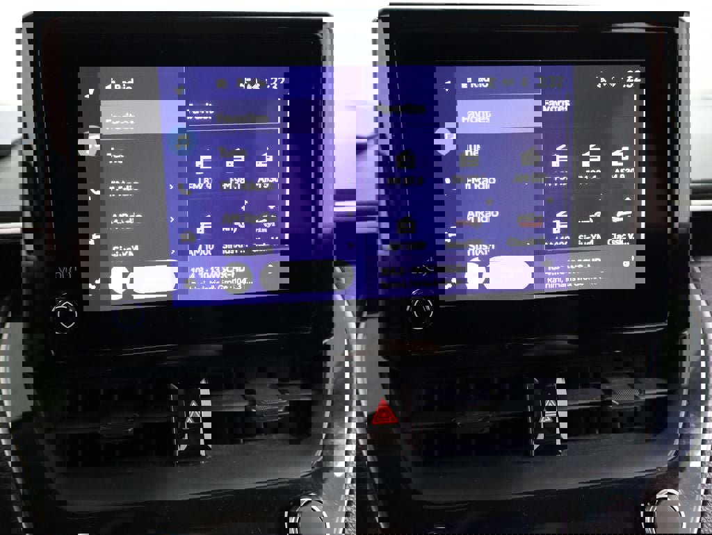 Used 2024 Toyota Corolla LE image 28