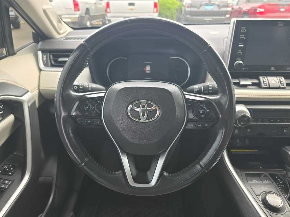 Used 2020 Toyota RAV4 Limited AWD/4WD image 11