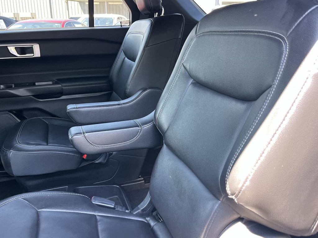 Certified 2020 Ford Explorer XLT w/ Equipment Group 202A AWD/4WD image 24