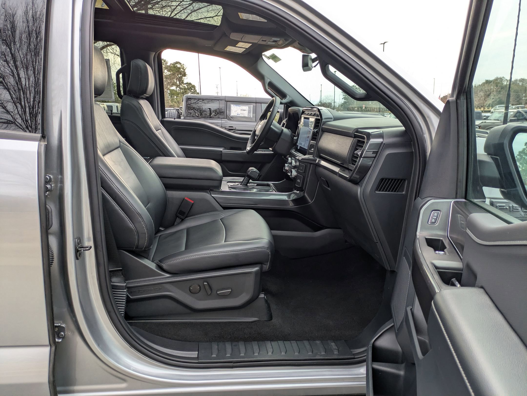 Certified 2023 Ford F150 XLT w/ Equipment Group 302A High image 44