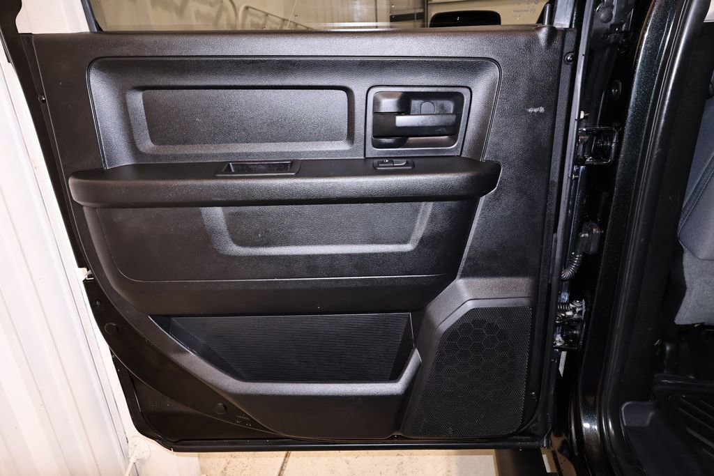 Used 2017 RAM 1500 Express w/ Black Ram 1500 Express Group AWD/4WD image 13
