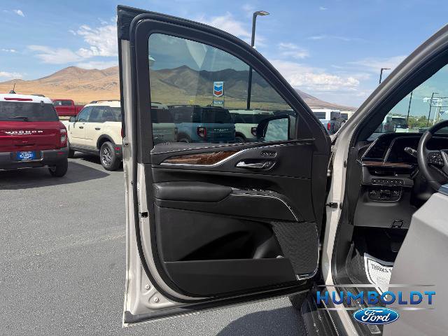 Used 2023 Cadillac Escalade Premium Luxury Platinum image 9