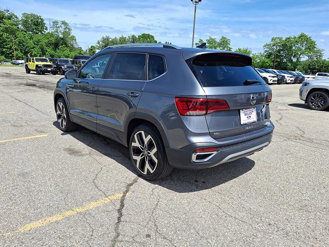 Used 2022 Volkswagen Taos SEL w/ Panoramic Sunroof Package AWD/4WD image 28