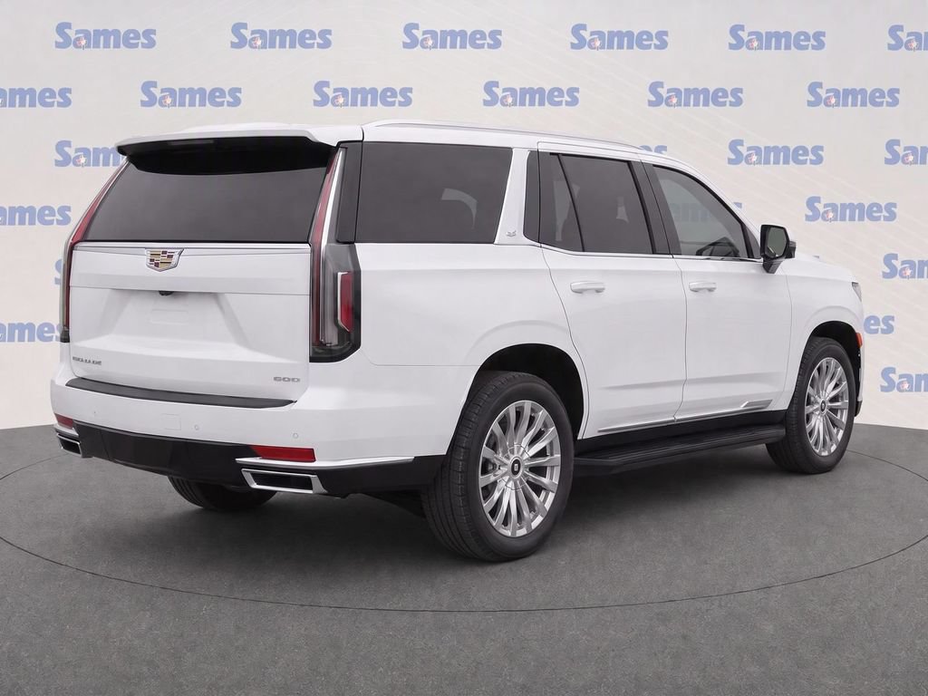 Used 2024 Cadillac Escalade Luxury RWD image 3