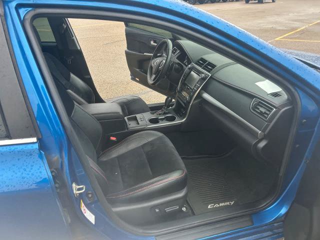Used 2017 Toyota Camry XSE w/ Moonroof Package FWD image 17